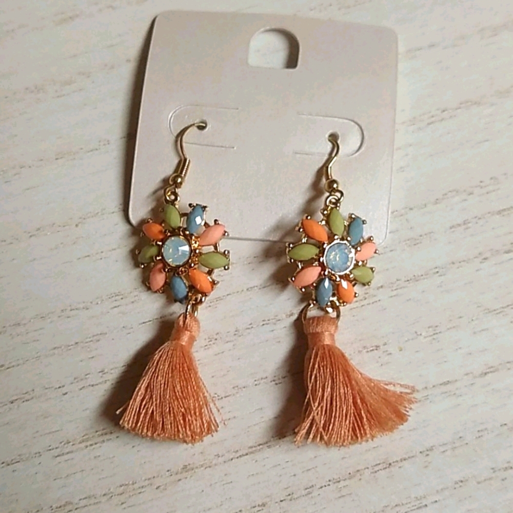 😻 3 For $15 Gemstone Flower Tiny Tassel Dangles - Picture 1 of 3